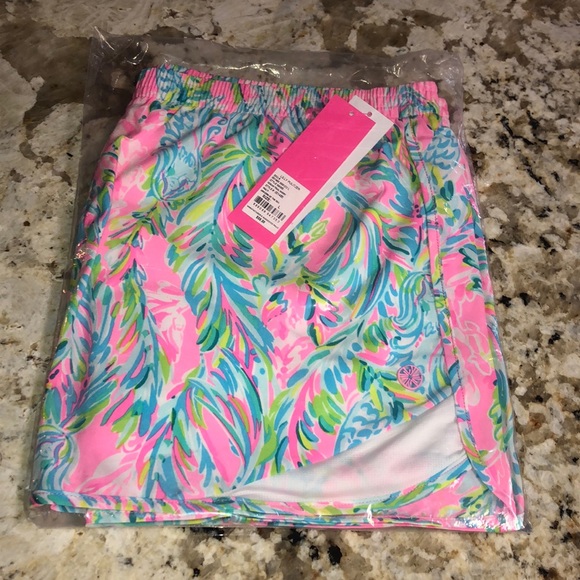 Lilly Pulitzer Pants - Lilly Pulitzer Ocean trail shorts size L NWT
